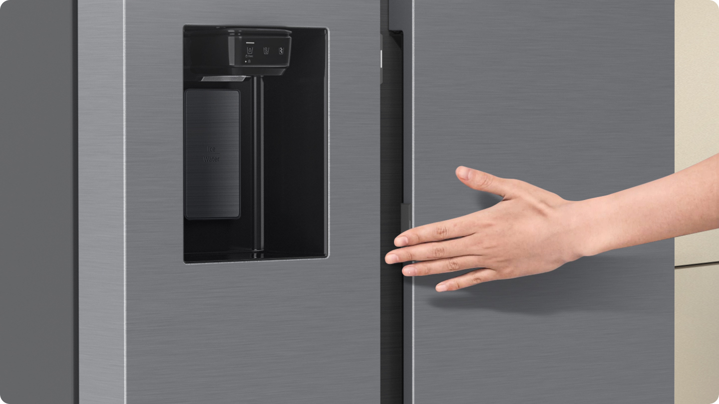 Americká chladnička Samsung RS80F66KBFEO automatické otevírání dveří