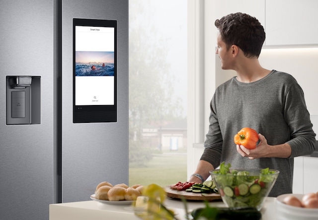 7-Family Hub RS6HA8891SL_EF.jpg